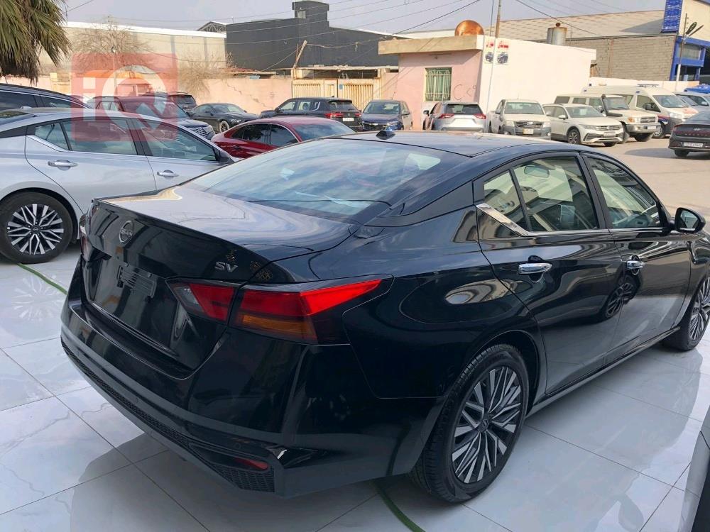 نيسان ألتيما